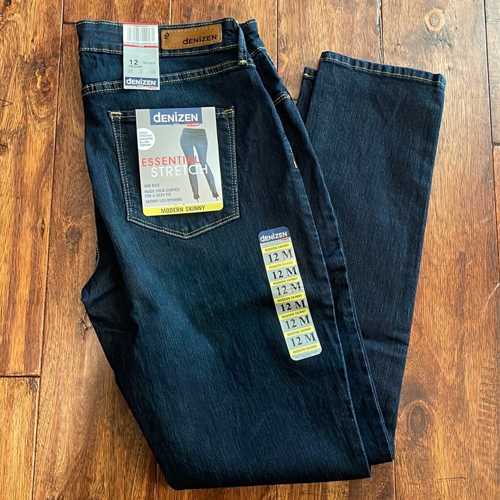 NWT Denizen from Levi’s Women’s Modern Skinny Size 12 Medium